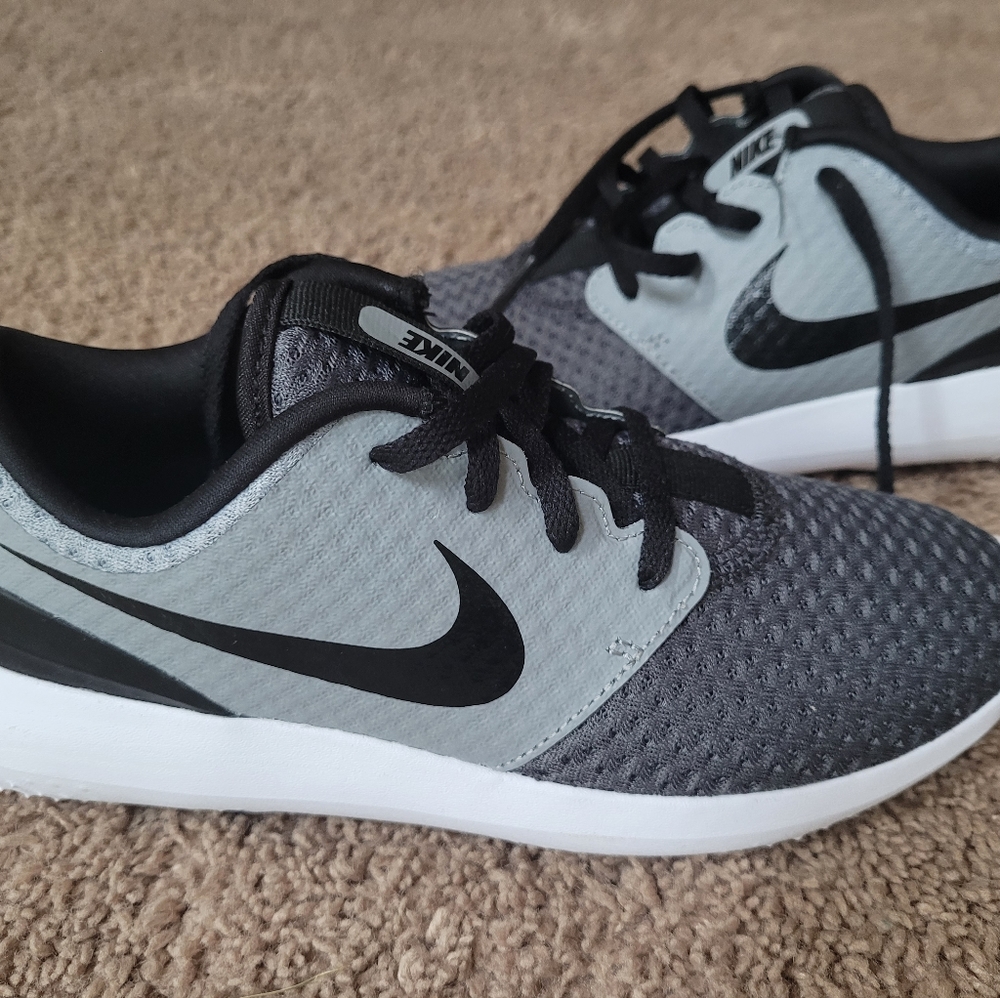 Boys Nike Golf Shoes Size 3Y